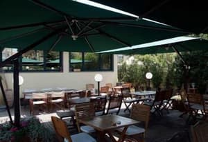 thumbnail: Outdoor dining