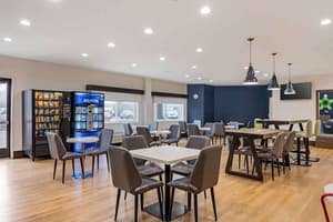 thumbnail: Restaurant