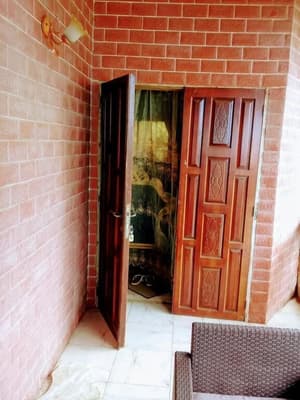 thumbnail: Property entrance