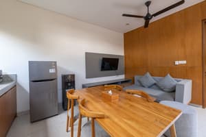 thumbnail: Dining room