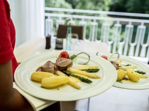 thumbnail: Dining
