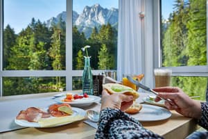 thumbnail: Breakfast area