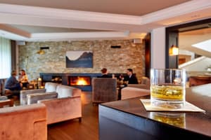 thumbnail: Bar (on property)