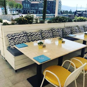 thumbnail: Outdoor dining