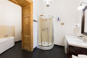 thumbnail: Deep soaking bathtub