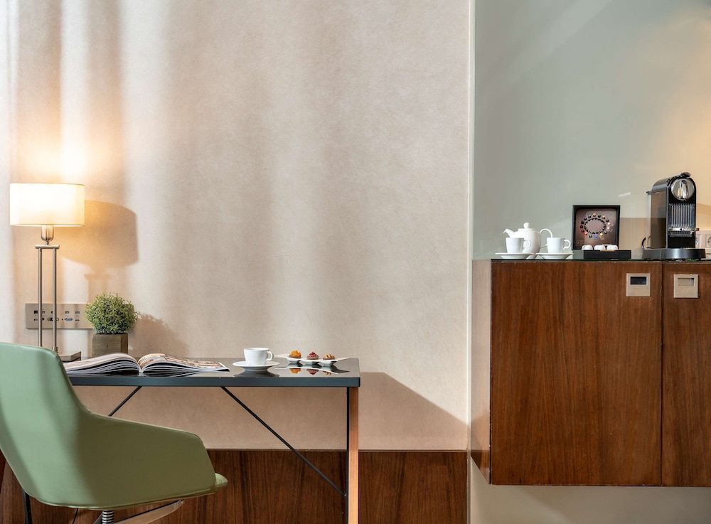 In-room business center