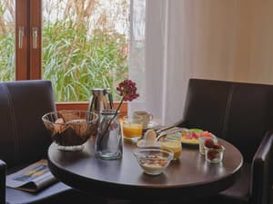 thumbnail: Breakfast area