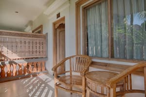 thumbnail: Balcony
