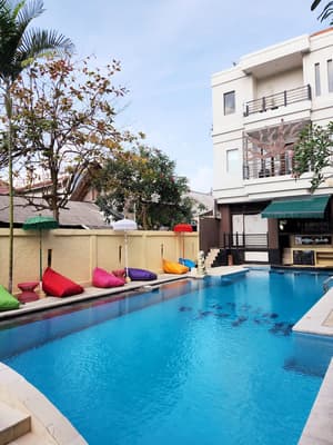 thumbnail: Pool