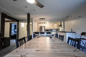 thumbnail: Breakfast area