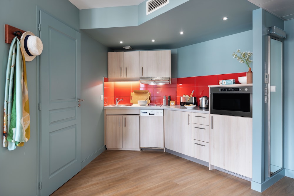 Private kitchenette