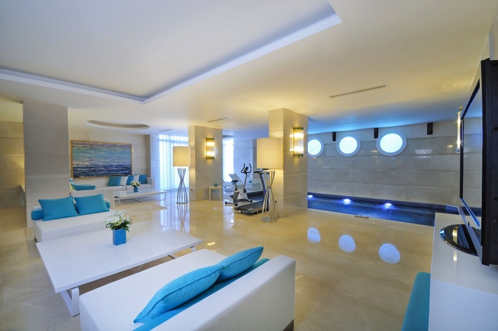 Private pool