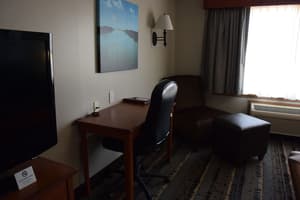 thumbnail: In-room business center