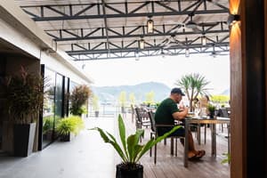 thumbnail: Restaurant