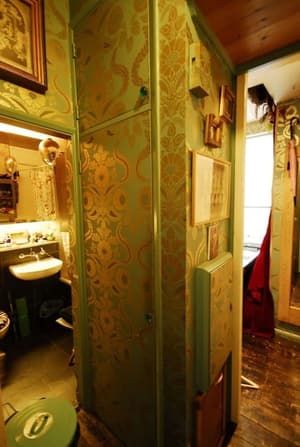 thumbnail: Bathroom