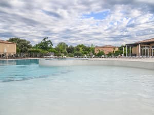 thumbnail: Pool