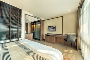 thumbnail: Front of property