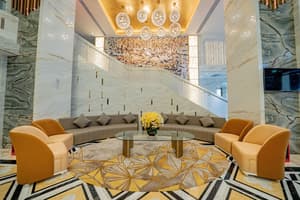 thumbnail: Lobby sitting area