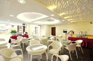 thumbnail: Breakfast area