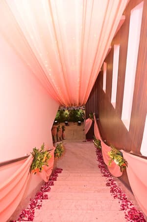 thumbnail: Interior entrance