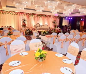 thumbnail: Banquet hall