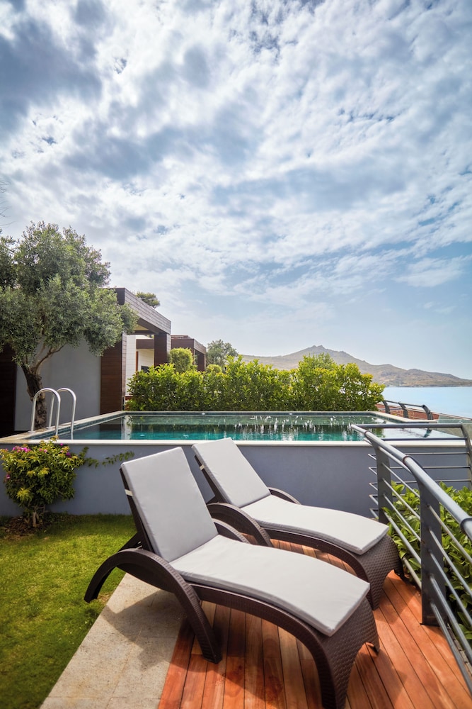 Private pool