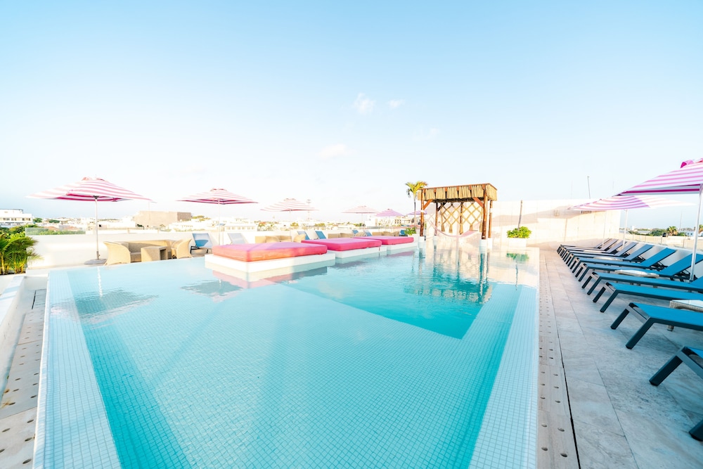 Rooftop pool