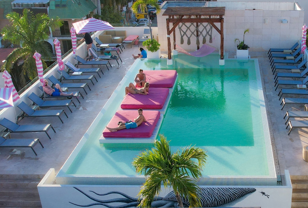 Rooftop pool