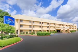 thumbnail: Front of property