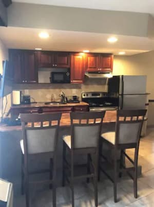 thumbnail: In-room dining