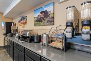 thumbnail: Breakfast area