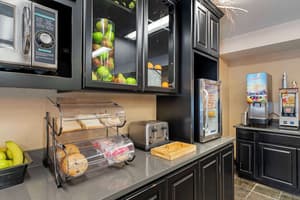 thumbnail: Breakfast area