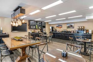 thumbnail: Breakfast area