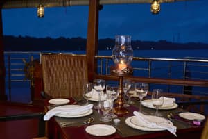 thumbnail: Restaurant
