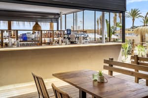 thumbnail: Bar (on property)