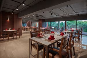 thumbnail: Restaurant