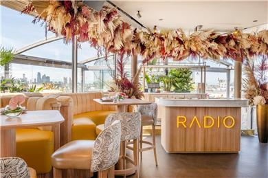 Dining,Dining Area,Restaurant,Architecture,Indoor/Interior,On-Site,Summer,E
