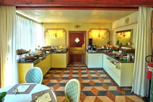 thumbnail: Breakfast area