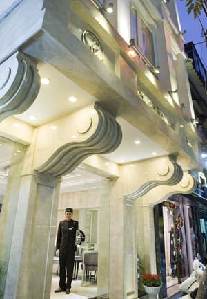 thumbnail: Property entrance