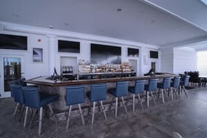 thumbnail: Poolside bar