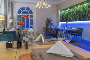 thumbnail: Restaurant