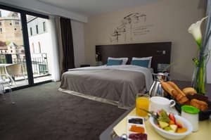 thumbnail: Room service - dining