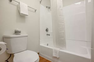 thumbnail: Bathroom amenities