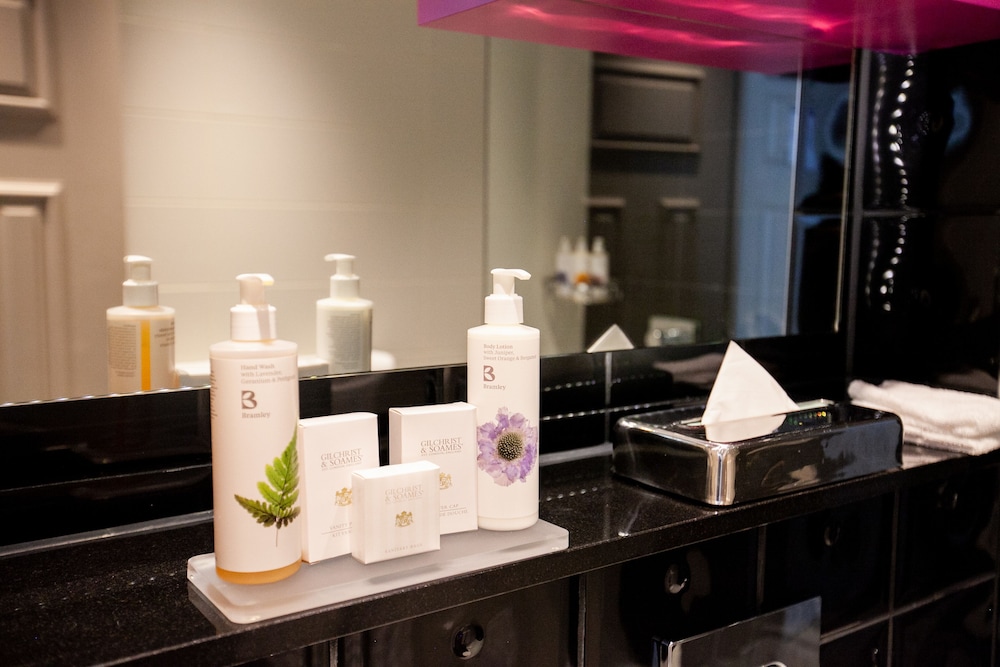 Bathroom amenities