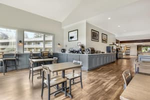 thumbnail: Breakfast area