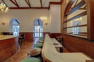 thumbnail: Restaurant