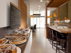thumbnail: Breakfast area