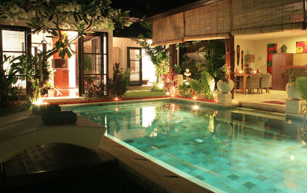 Private pool