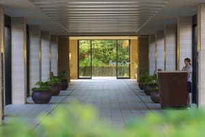 thumbnail: Interior entrance