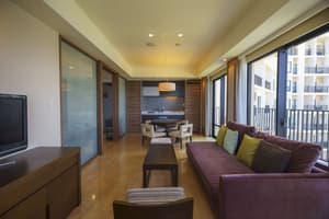 thumbnail: In-room dining